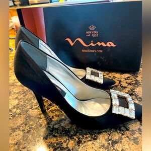 Nina black satin evening pumps size8.5